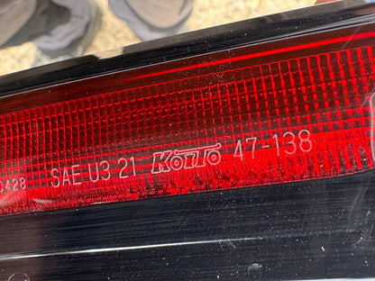 Toyota 3rd level brake light bar damaged 47-138 koito 148r000428