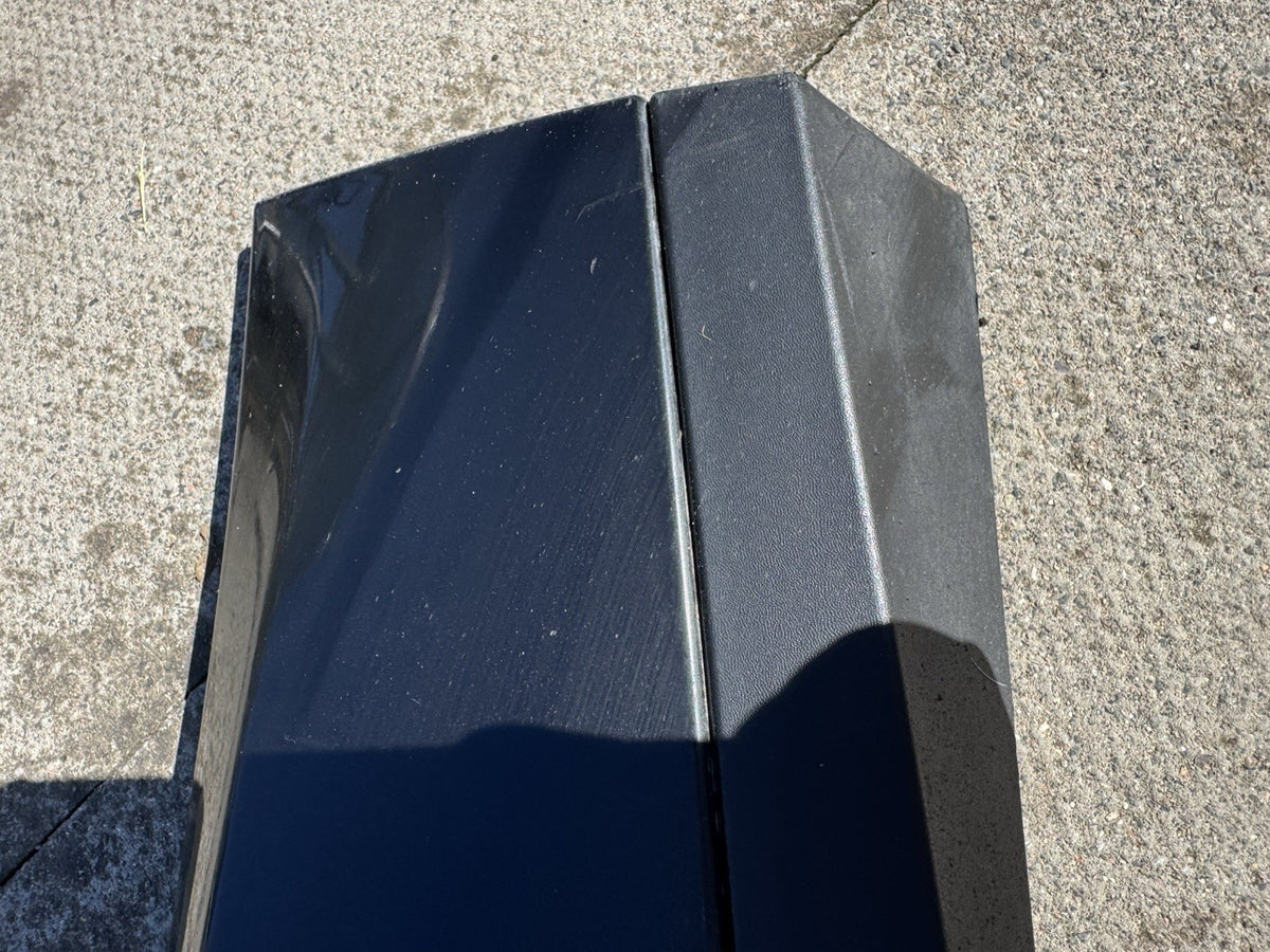Jaguar E Pace X540 Moulding Pintu Samping Kanan Depan 2017-2021 J9C3-21064-A Original