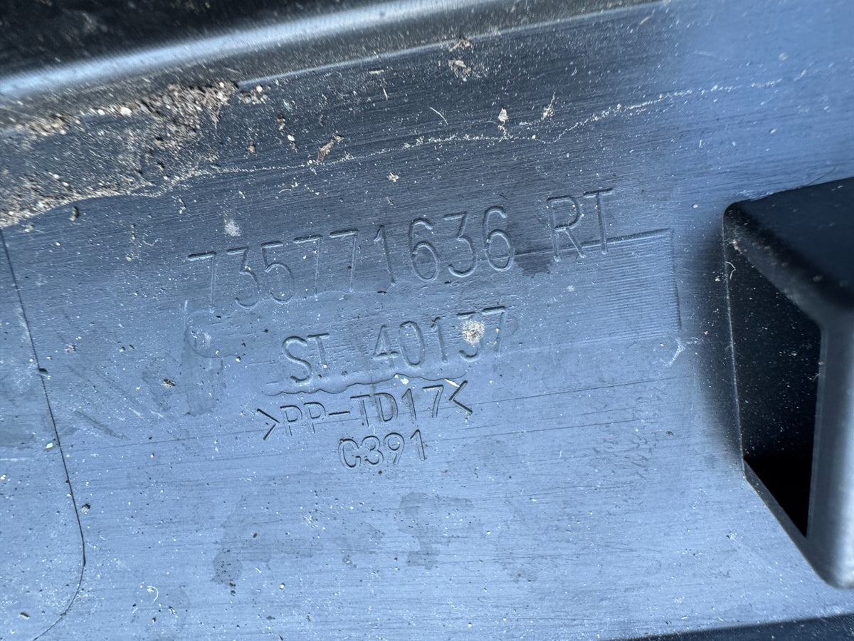 BANDOU PORTIERĂ INFERIOR DREAPTA FAȚĂ FIAT 600 23- 735771636