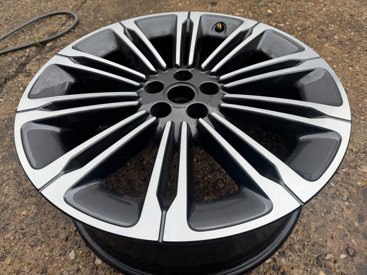 RANGE ROVER EVOQUE L551 20'' 8J DIAMOND CUT ALLOY WHEEL R8D2-1007-FA