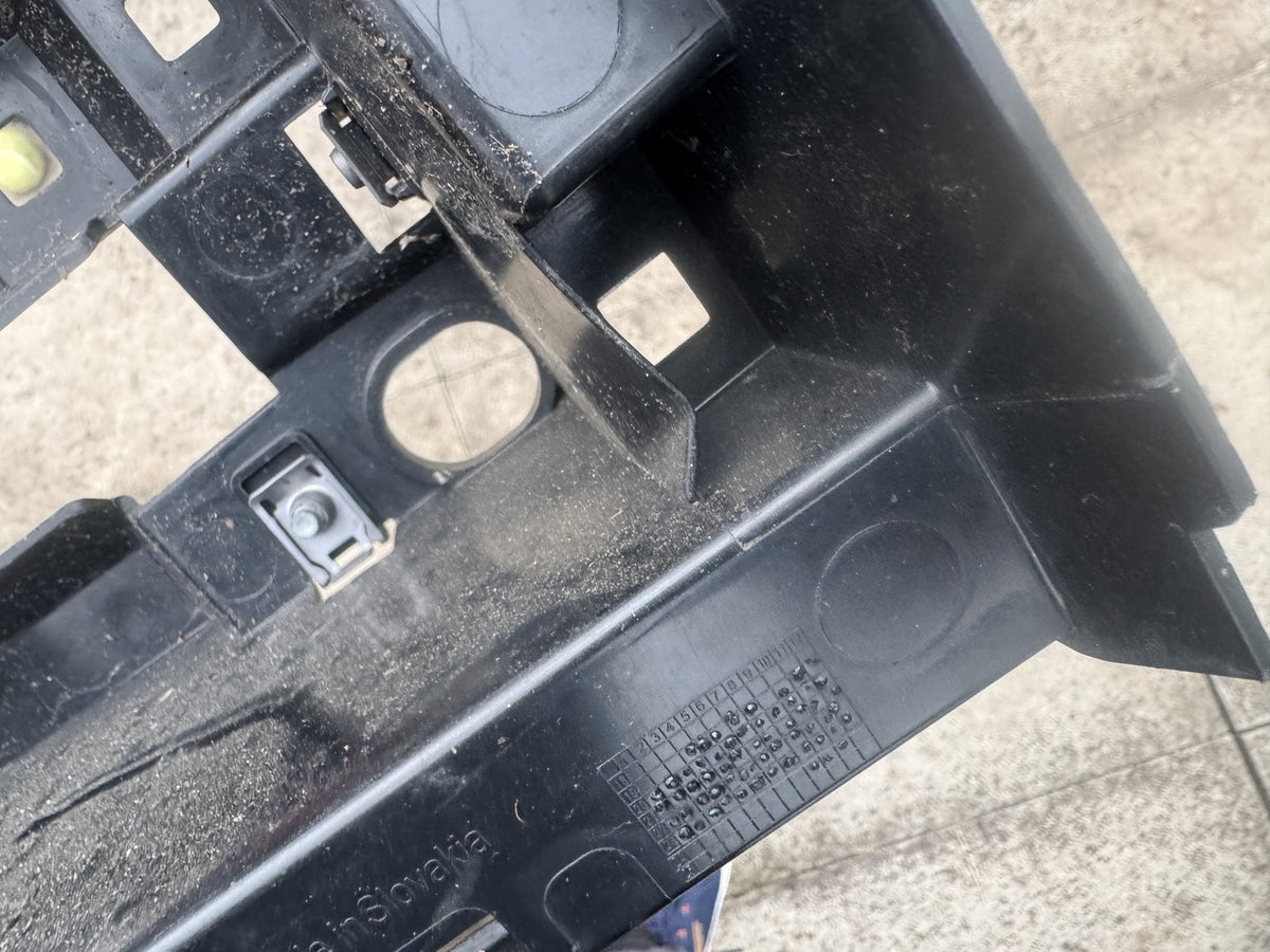 LAND ROVER DEFENDER L663 2020-2026 FRONT BUMPER BRACKET L8B2-17A793-A SPARES