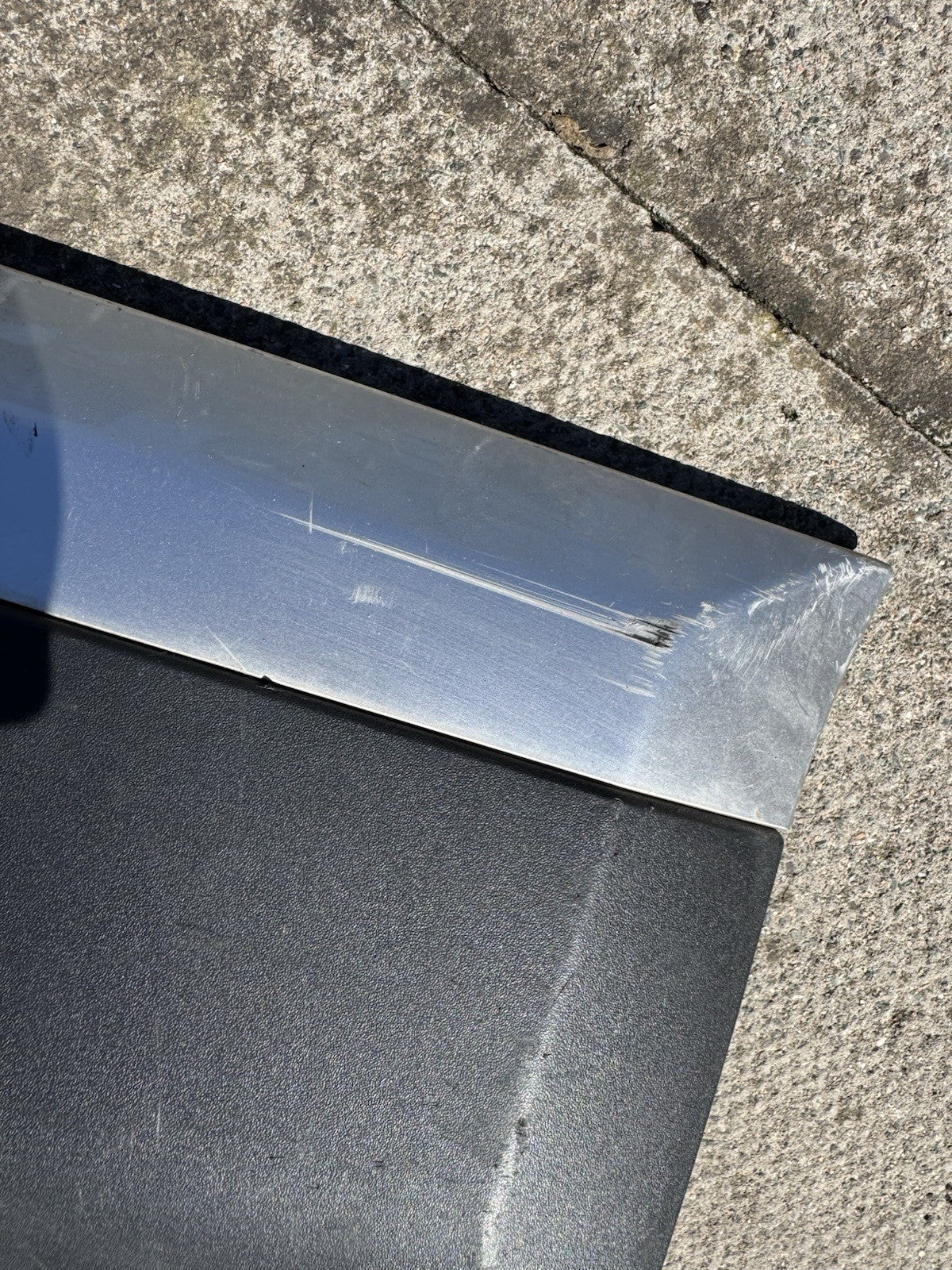 PEUGEOT 2008 MK2 LEFT FRONT DOOR TRIM 9837637180