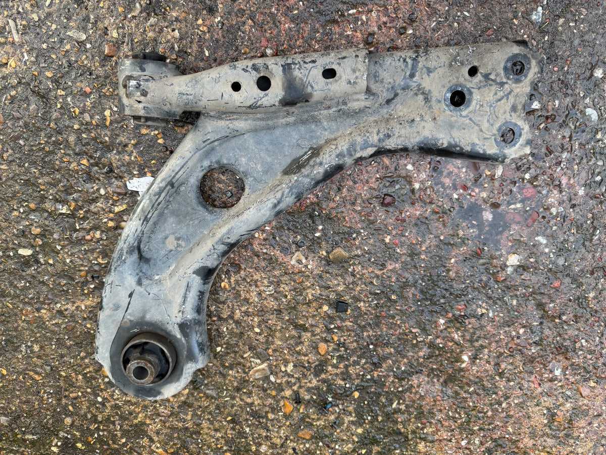 PEUGEOT 308 三角架 下控制臂 前左 9807914280 MK2 T9 2013-2021