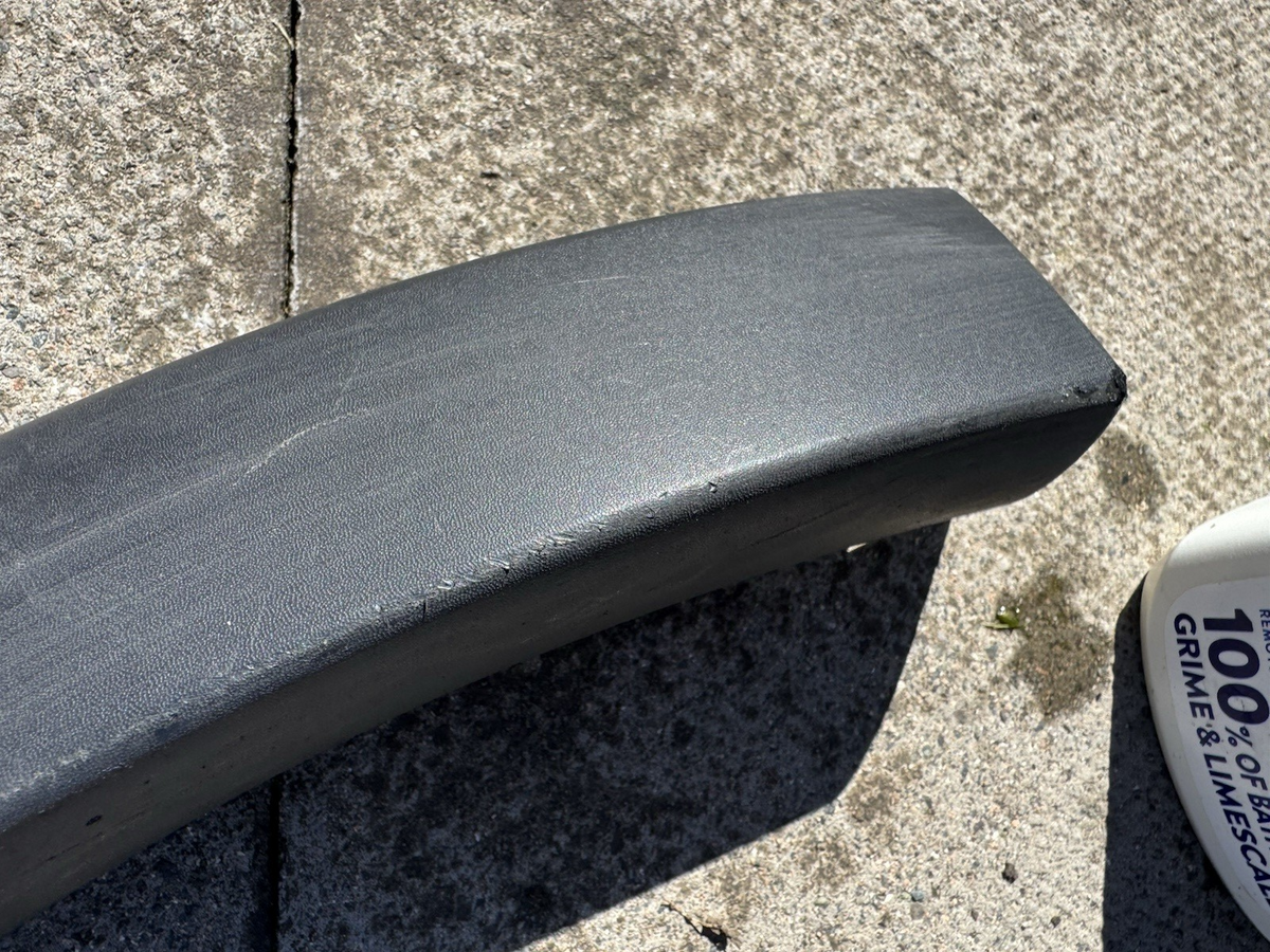 JAGUAR E-PACE 2020 TRIM OVER FENDER MOULDING BELAKANG SISI KANAN J9C3-290E22B