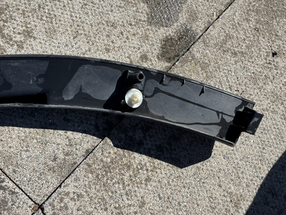 JAGUAR E-PACE 2020 TRIM OVER FENDER MOULDING BELAKANG SISI KANAN J9C3-290E22B