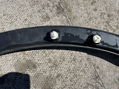 JAGUAR E-PACE 2020 TRIM OVER FENDER MOULDING BELAKANG SISI KANAN J9C3-290E22B