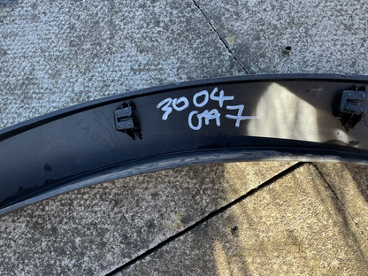 JAGUAR E-PACE 2020 TRIM OVER FENDER MOULDING BELAKANG SISI KANAN J9C3-290E22B
