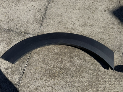 คิ้วซุ้มล้อหลังขวาแท้ Mini Cooper F55 F56 2013-2020