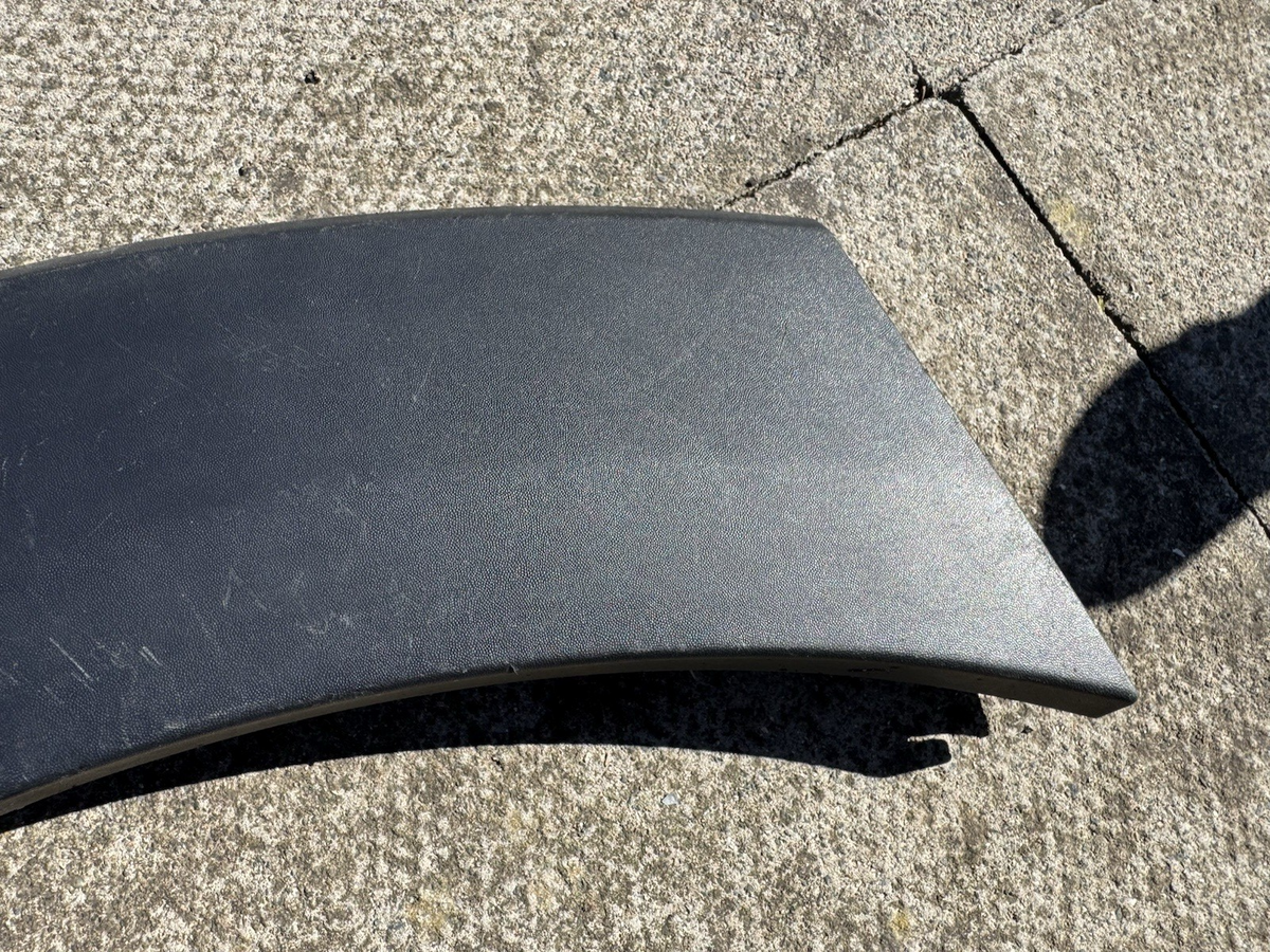 คิ้วซุ้มล้อหลังขวาแท้ Mini Cooper F55 F56 2013-2020