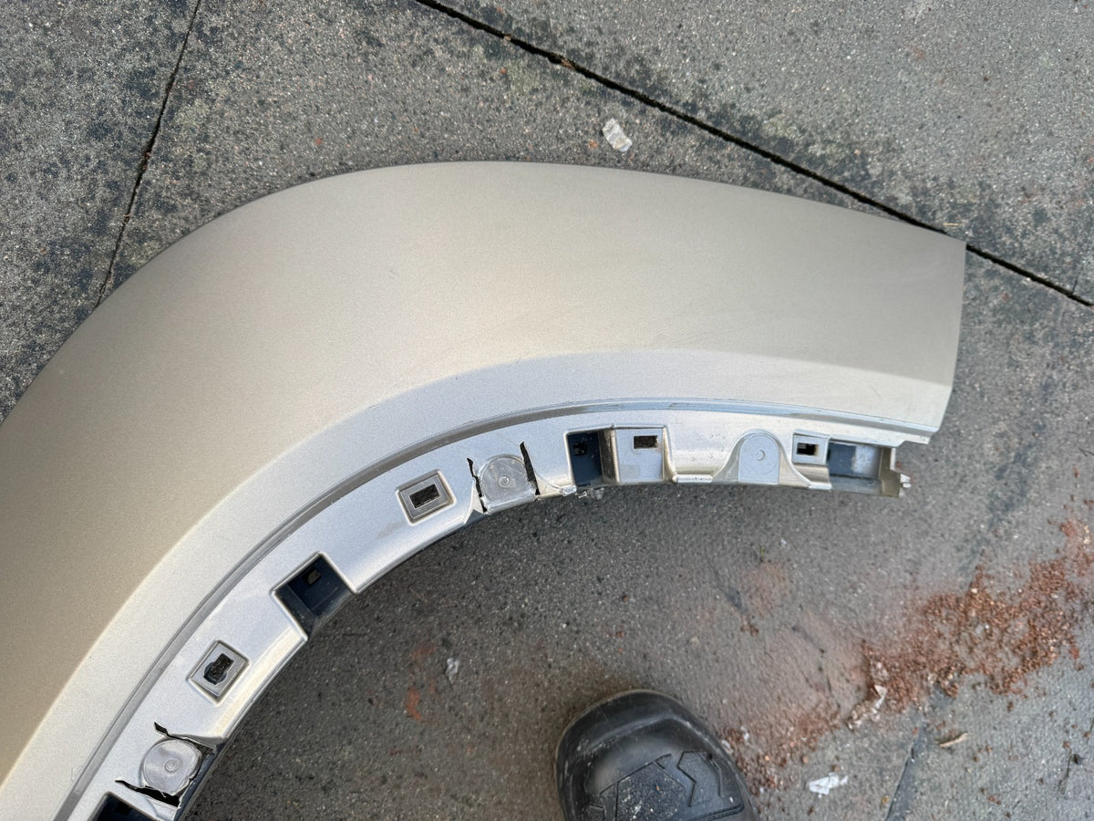 LAND ROVER DEFENDER L663 2020-24 OVER FENDER DEPAN KIRI S8BM-16A075