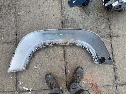 LAND ROVER DEFENDER L663 2020-24 OVER FENDER DEPAN KIRI S8BM-16A075