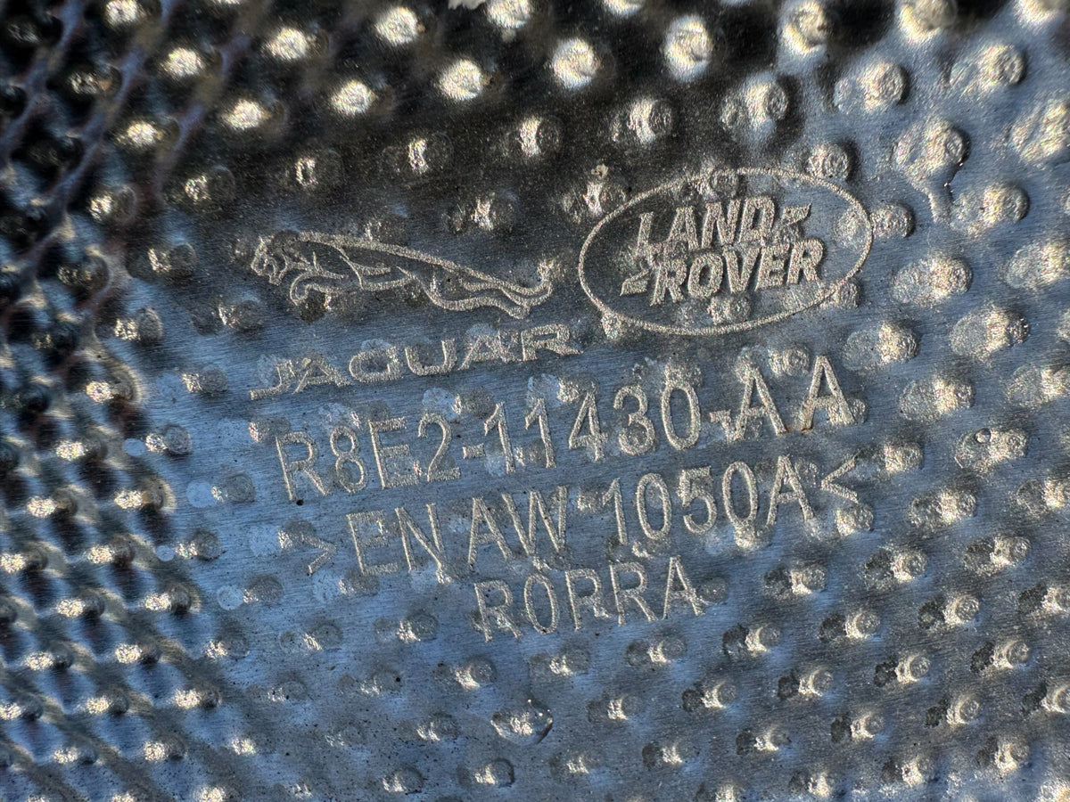 2022-24 RANGE ROVER L460 PELINDUNG PANAS KNALPOT BELAKANG TRIM PLAT BESI LANTAI