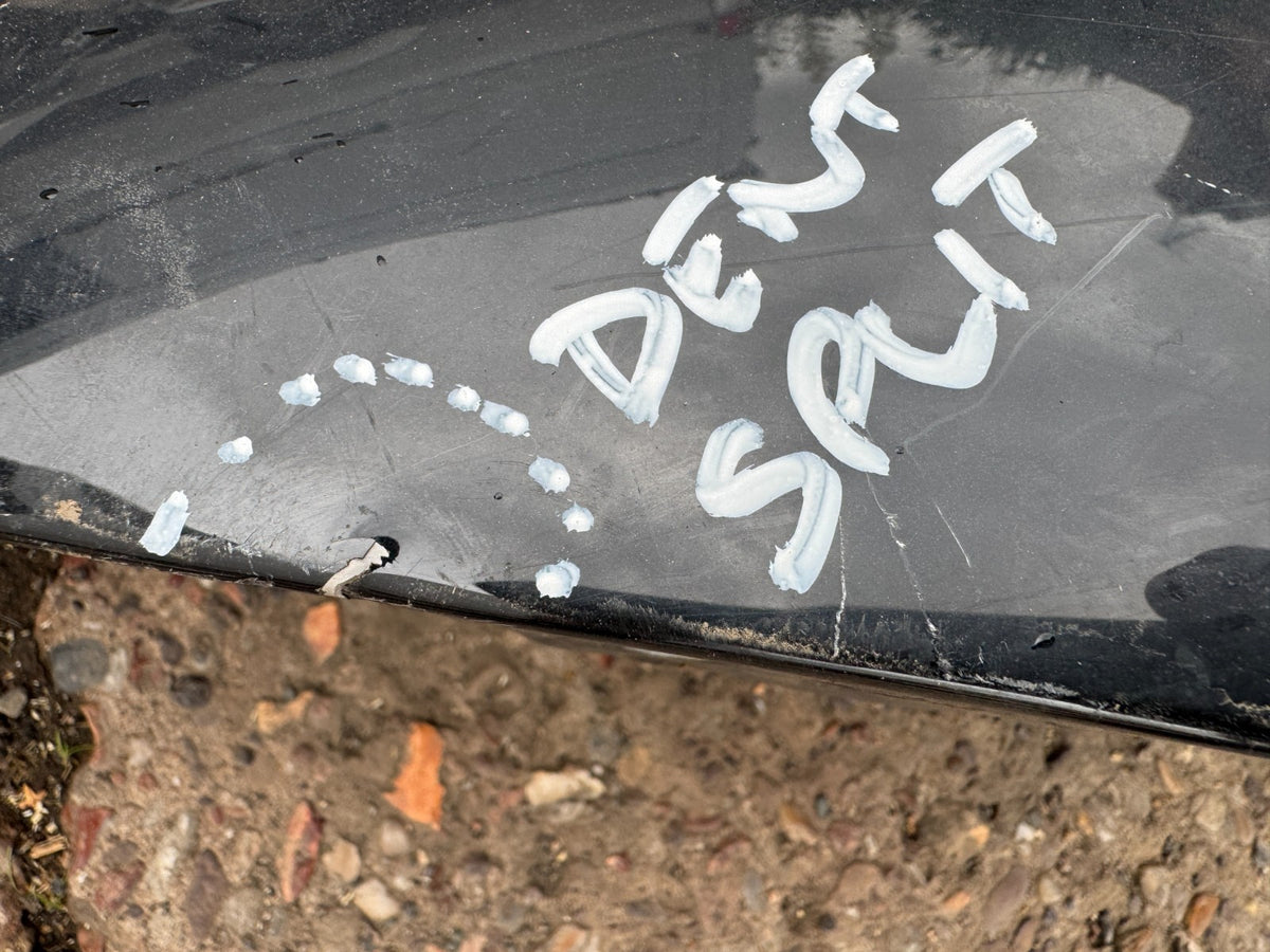 2021 JAGUAR F PACE X761 FRONT LEFT WING FENDER BLACK HK8316016 Small dent