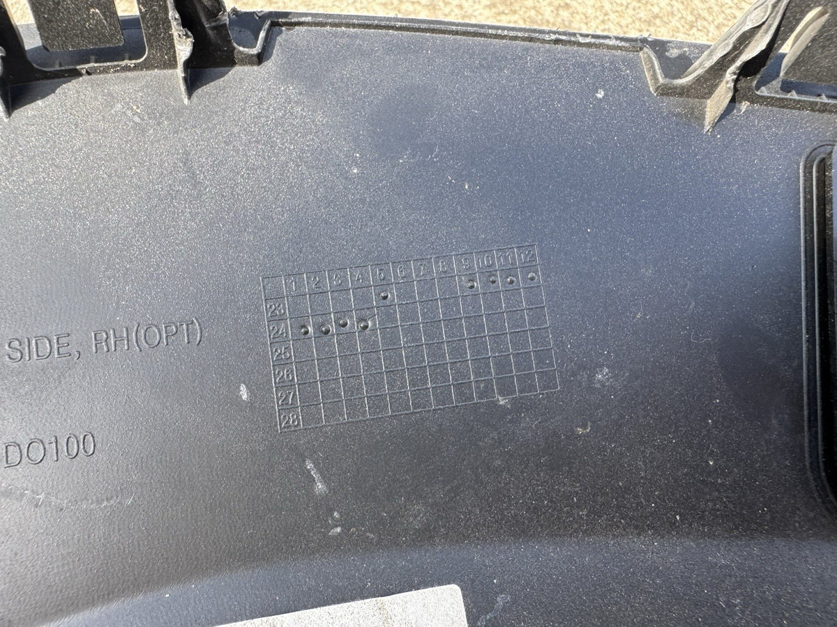 Ốp hông sườn xe Kia 877D2-DO100 RH 2023on