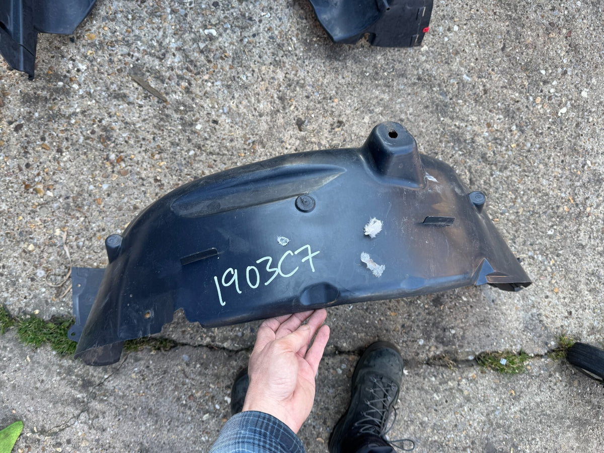 PEUGEOT 2008 WHEEL ARCH LINER GUARD REAR RIGHT 2017 967881368A