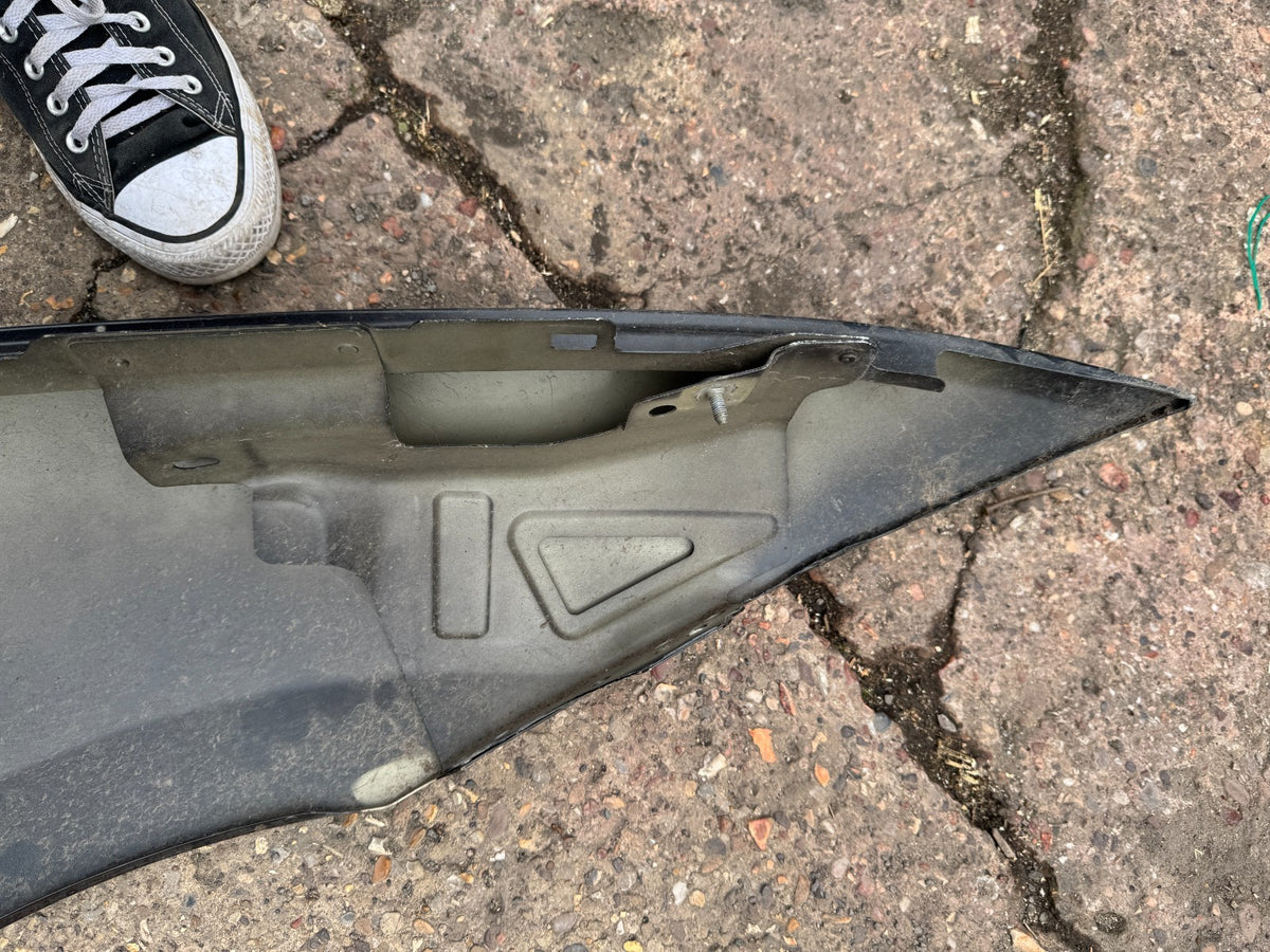2021 JAGUAR F PACE X761 FRONT LEFT WING FENDER BLACK HK8316016 Small dent