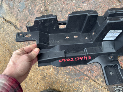 GENUINE RANGE ROVER SPORT L461 BREKET TENGAH BUMPER BELAKANG 2022 ke atas N9X217B861A
