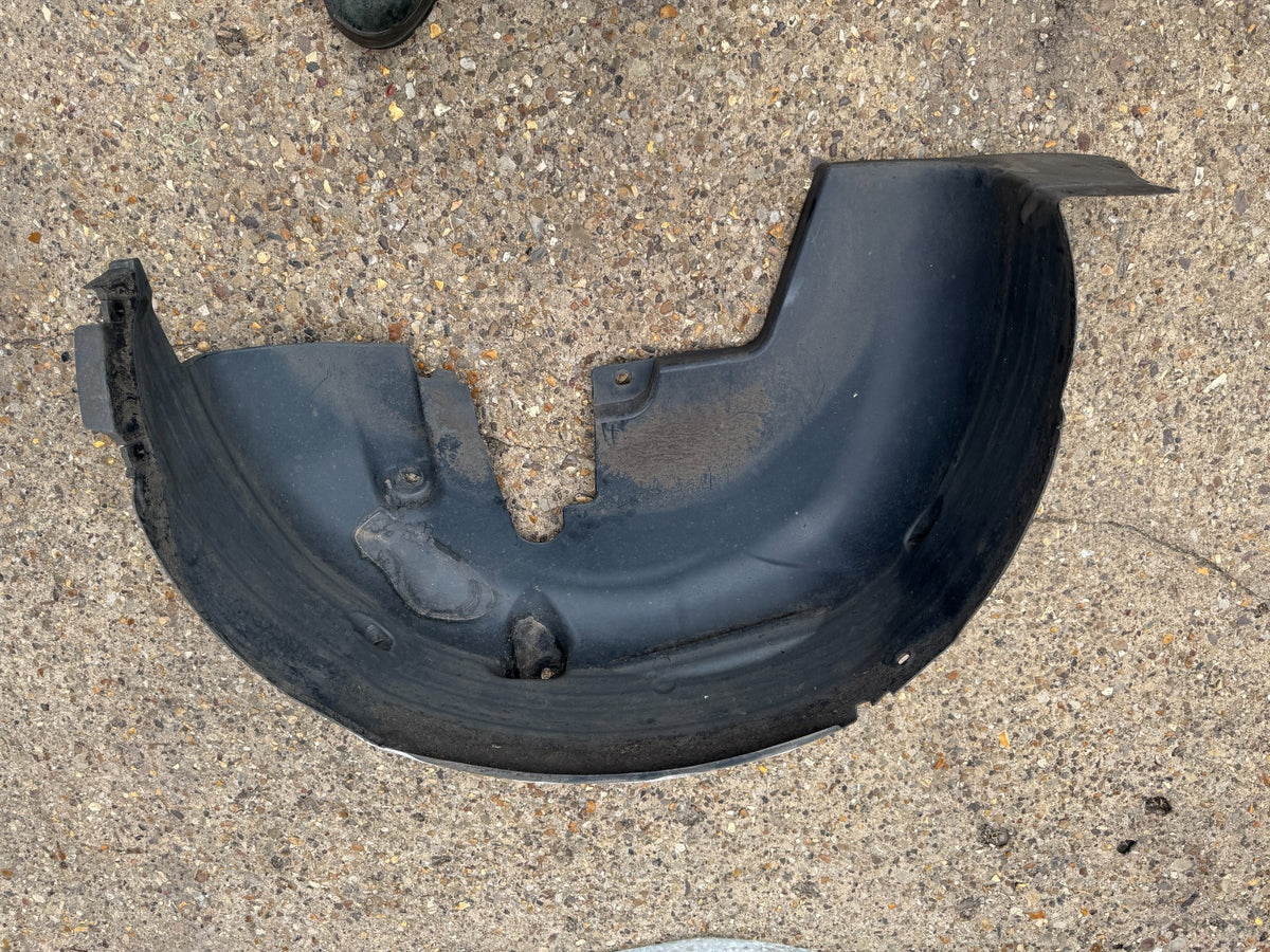 PEUGEOT 2008 WHEEL ARCH LINER GUARD REAR RIGHT 2017 967881368A