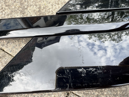 LAND ROVER RANGE ROVER SPORT L461 คิ้วแก้มหน้าขวา N9X2-280B10-BD
