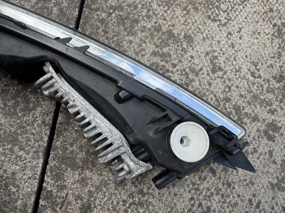 ĐÈN SƯƠNG MÙ TÍCH HỢP ĐÈN BAN NGÀY DRL TRƯỚC BÊN PHẢI CHÍNH HÃNG LAND ROVER DISCOVERY HK83-15200-AF