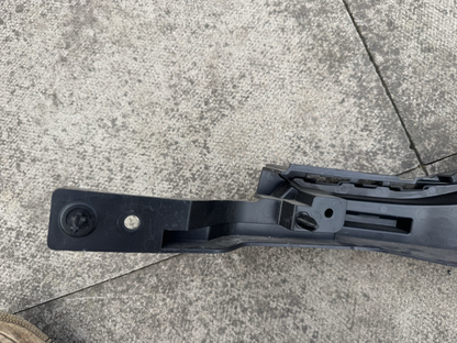 LAND ROVER RANGE ROVER SPORT ขายึดกันชนหลังซ้าย N9X2-17B931-A 22-26