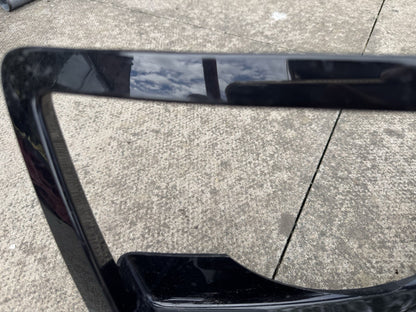 Land Rover Defender Headlight Surround Right 20 ON L8B2-13C024-B L663 Damaged