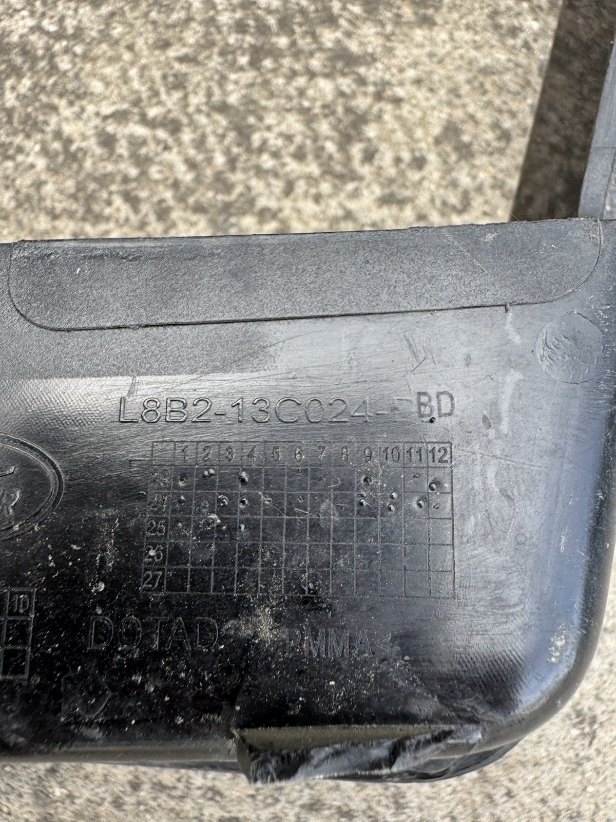 Land Rover Defender Headlight Surround Right 20 ON L8B2-13C024-B L663 Damaged