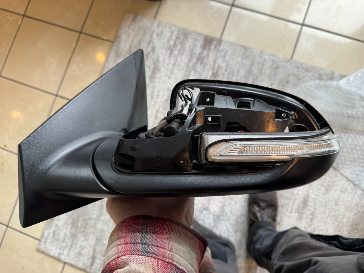 KIA STONIC YB CUV 2024 ELECTRIC WING MIRROR LEFT IN BLACK 87610H8360 10 PIN