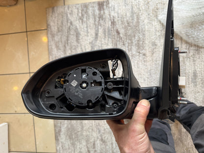 KIA STONIC YB CUV 2024 ELECTRIC WING MIRROR LEFT IN BLACK 87610H8360 10 PIN