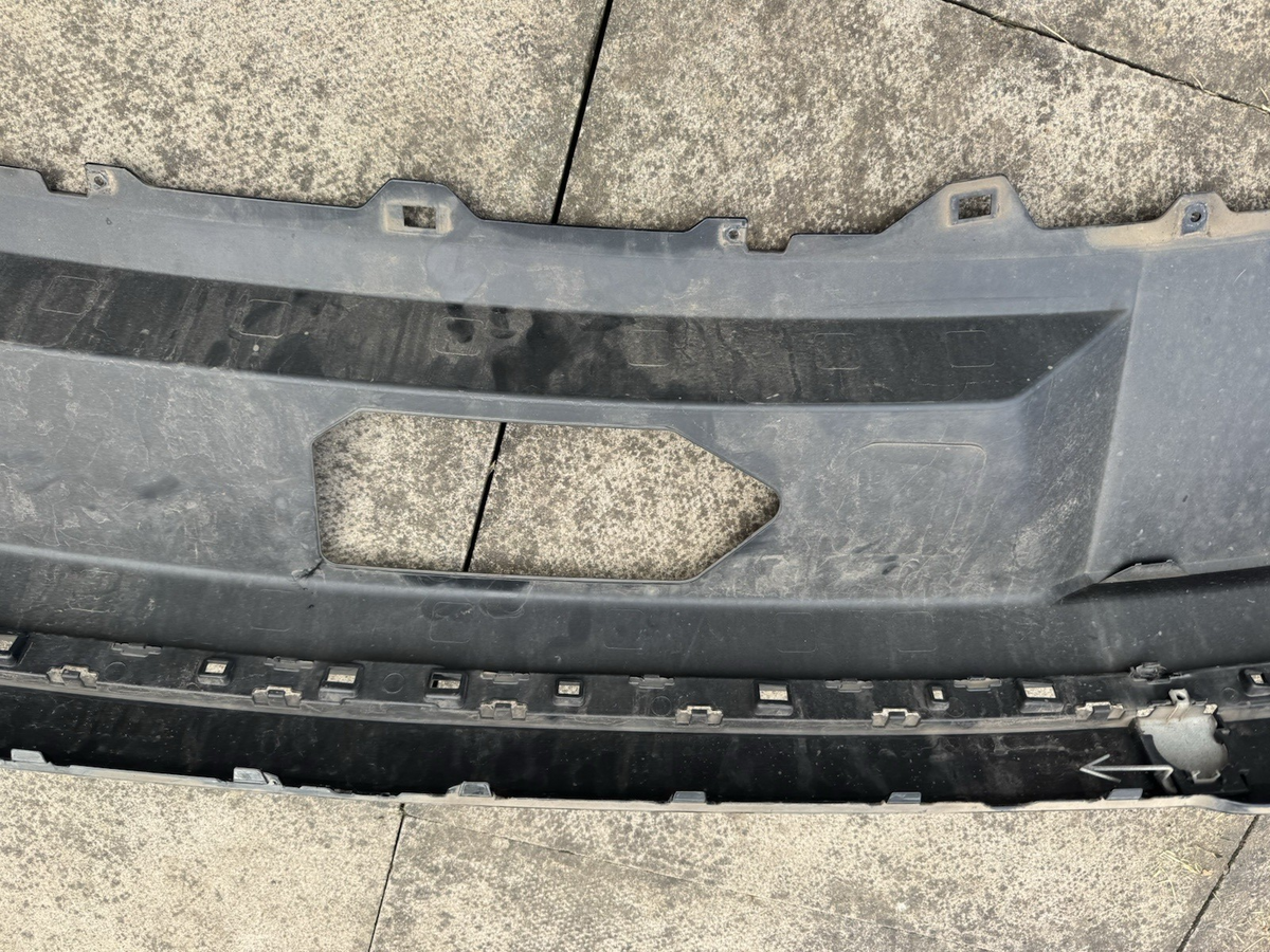 Lip chia pô cản sau Skoda Enyaq iV 5LG807568