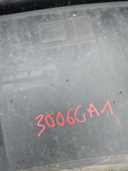 Lip chia pô cản sau Skoda Enyaq iV 5LG807568