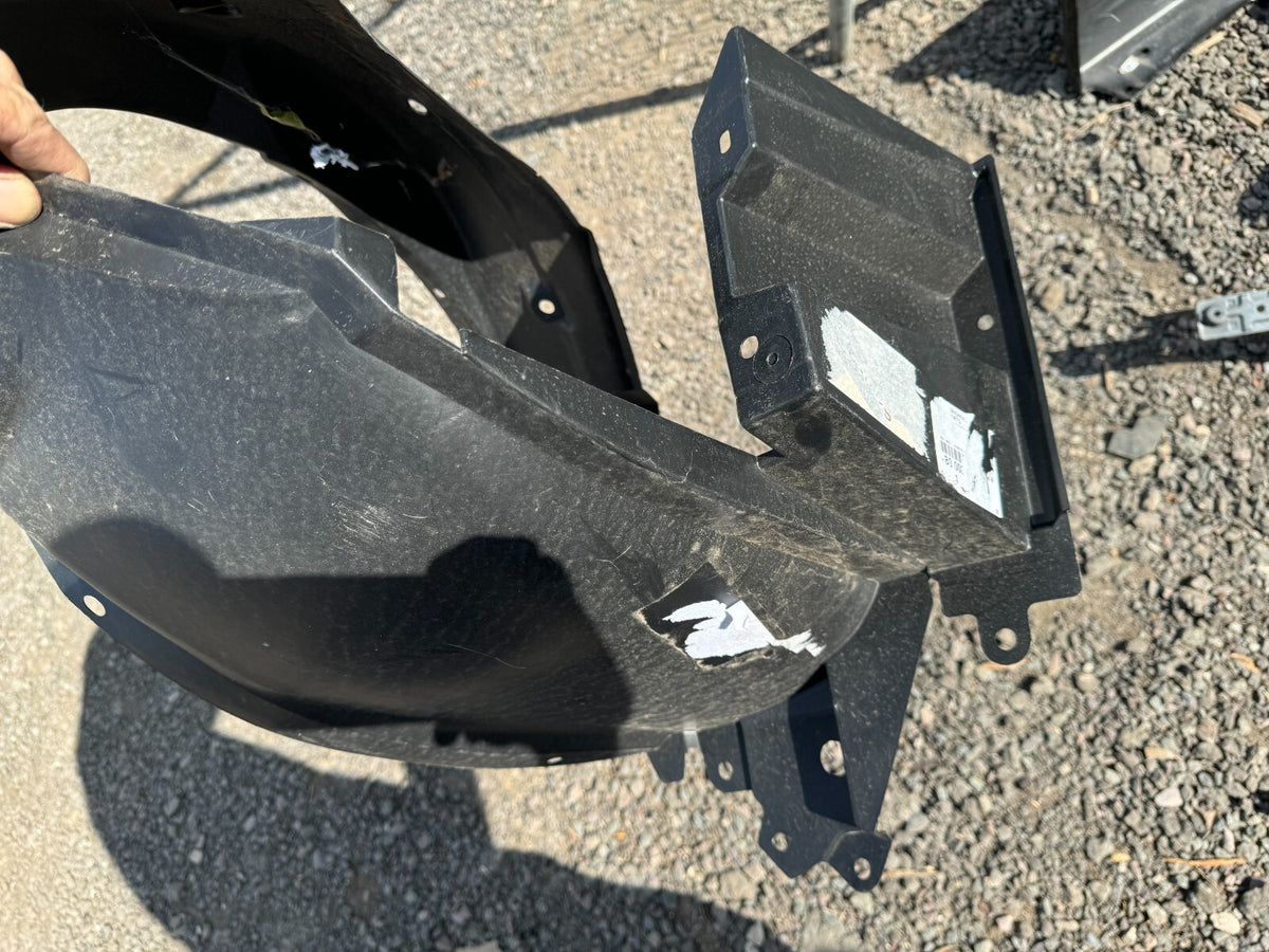 2021 原廠 Citroen C1 右前輪拱內襯 538750H060