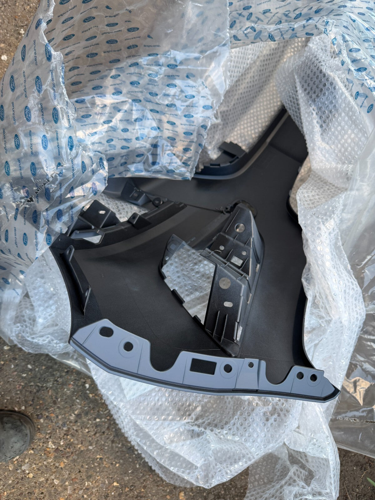 Genuine NEW Ford ECOSPORT 2018 on Bumper Assy - Front | 2237793 NOT FAKE
