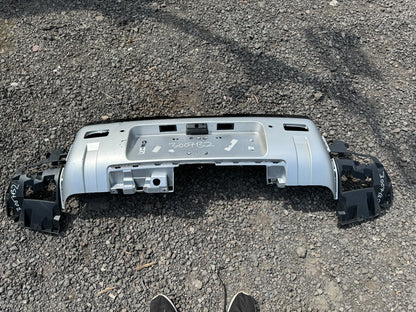 Ba đờ sốc sau Land Rover Defender L663 L8B2-17D781-A Chính hãng