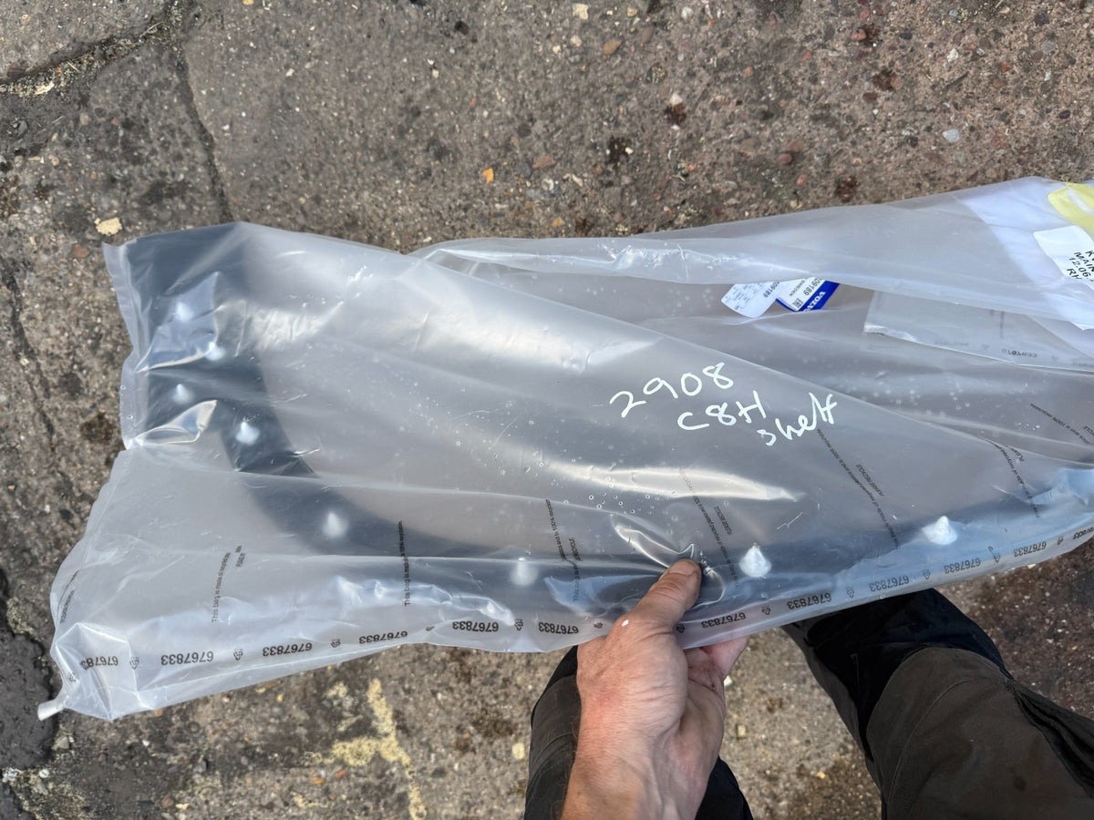 VOLVO XC40 536 Front Right Fender Arch Trim  32409189 NEW GENUINE