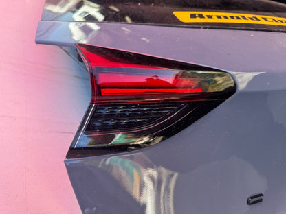 OPEL VAUXHALL CORSA F P2JO 尾門行李箱蓋 98303865 損壞