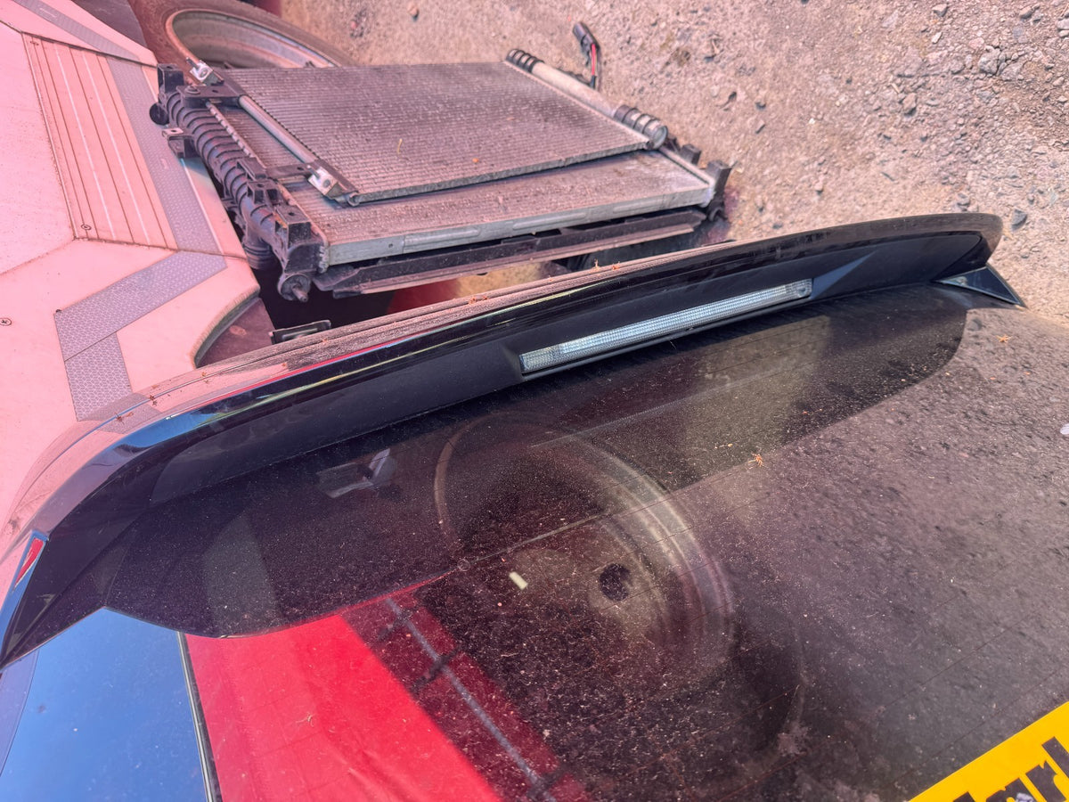 OPEL VAUXHALL CORSA F P2JO 尾門行李箱蓋 98303865 損壞