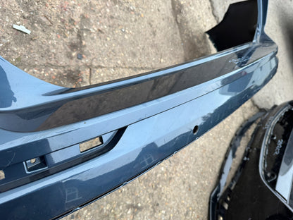OEM VOLVO XC60 R-DESIGN REAR BUMPER PDC DENIM BLUE 2017-ON 31425198 SCRATCHED