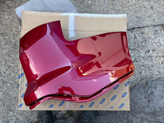 NAUJAS ORIGINALUS BM5117864A galinio dešiniojo bamperio kampas Ford Focus Candy Red