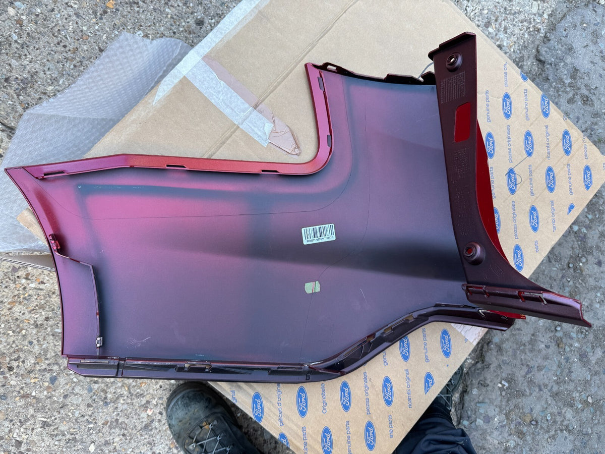 NEW GENUINE BM5117864A  Bumper Corner Right Rear for Ford Focus Candy Red
