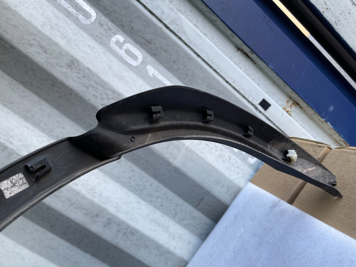 RANGE ROVER EVOQUE L538 2017 RHR REAR LEFT WHEEL ARCH MOULDING BJ32-290E23-AH