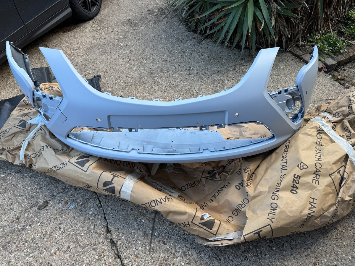 NEW ORIGINAL BUMPER FRONT OPEL VAUXHALL ZAFIRA C TOURER 13300485