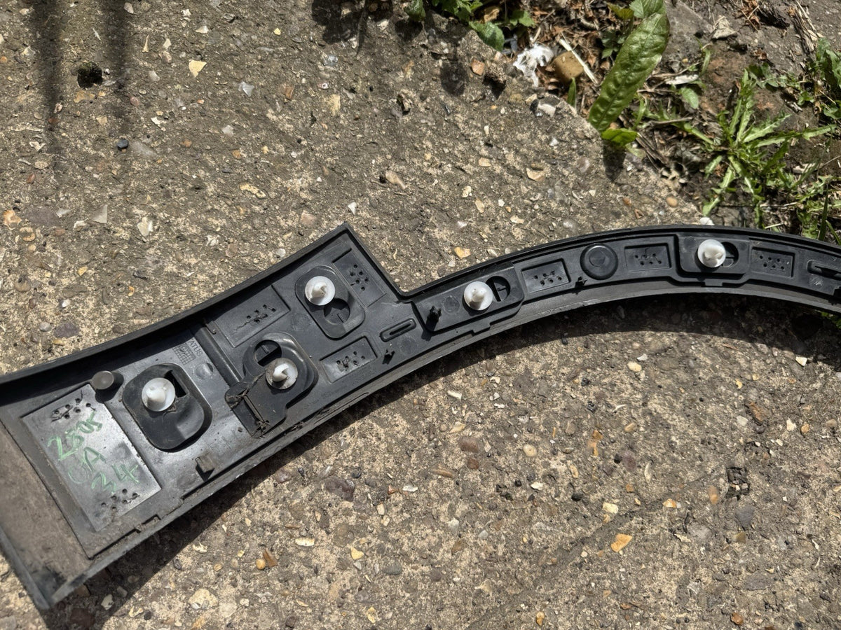 VOLVO XC40 WHEEL ARCH TRIM FRONT LEFT 31448324 2019