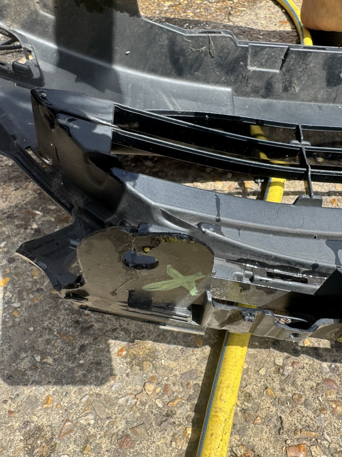 TOYOTA YARIS HATCHBACK 2020 ke atas GRILL RADIATOR ATAS BUMPER DEPAN 53111-K0020