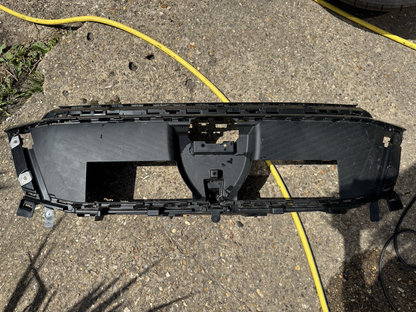 PEUGEOT 3008 MK3 BUMPER GRILLE TRIM 9843792880
