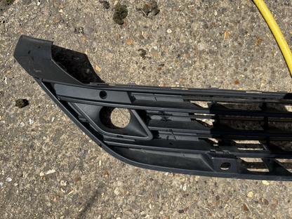 LƯỚI TẢN NHIỆT CẢN TRƯỚC MÀU ĐEN CÓ LỖ CẢM BIẾN VAUXHALL ASTRA 2022 2023 2024 CHÍNH HÃNG