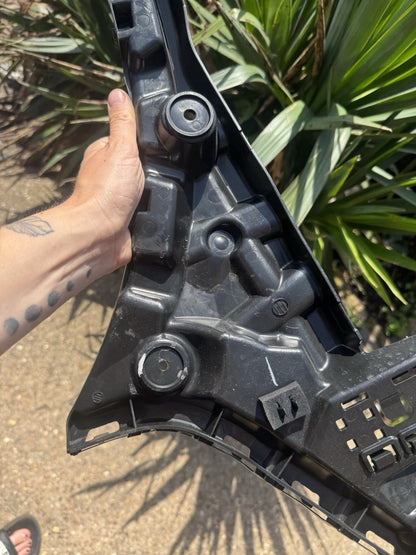 Cupra Terramar 2024 rear LEFT bumper mounting bracket 578807453