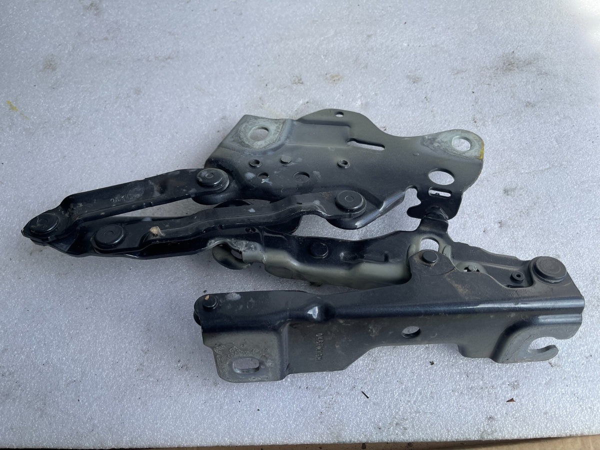 2019 BMW X5 G05 BONET HINGE ENGINE HOOD LEFT SIDE 7418201