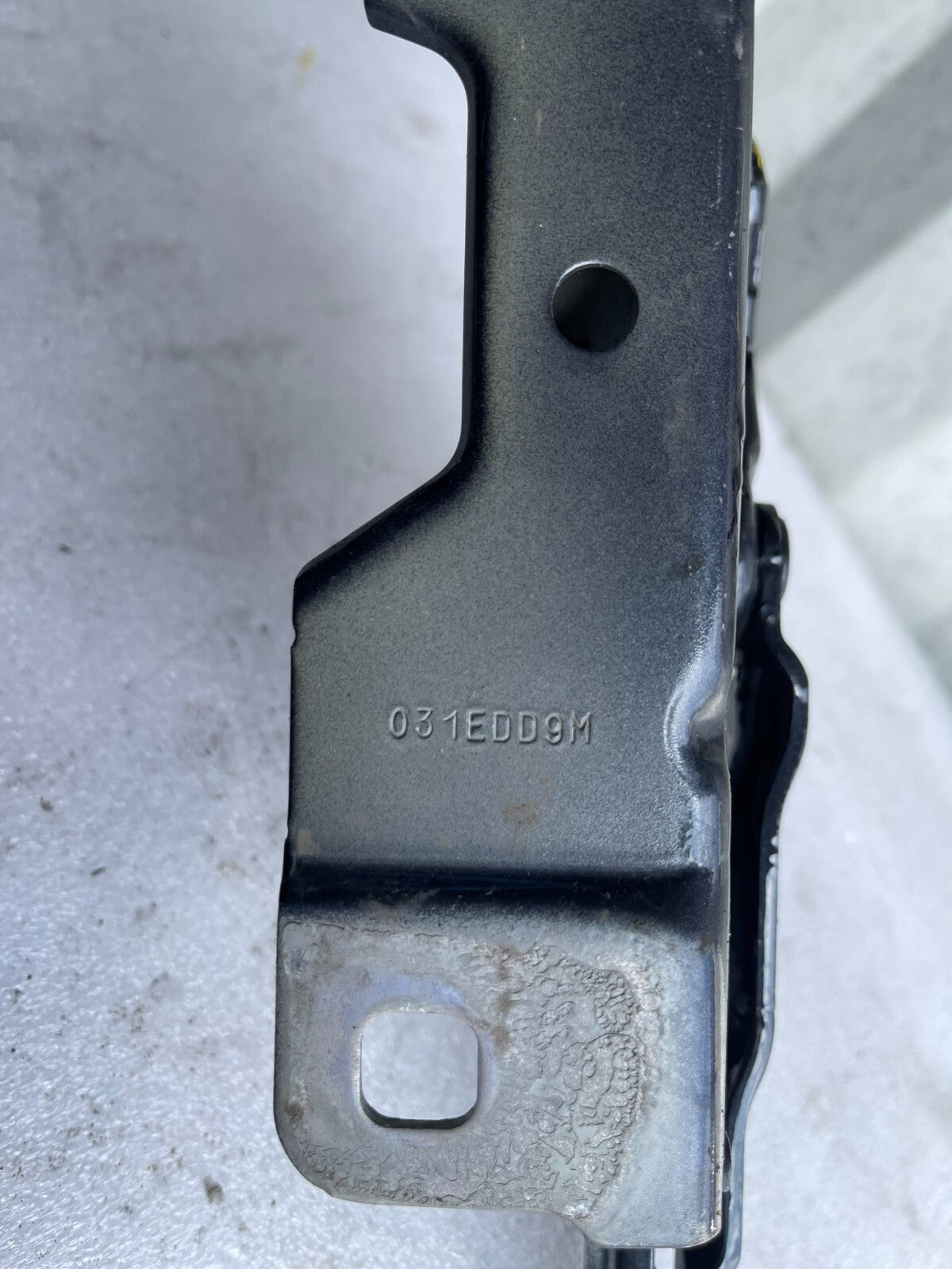 BMW X5 G05 RH Front Right Side Hood Hinge 7418202