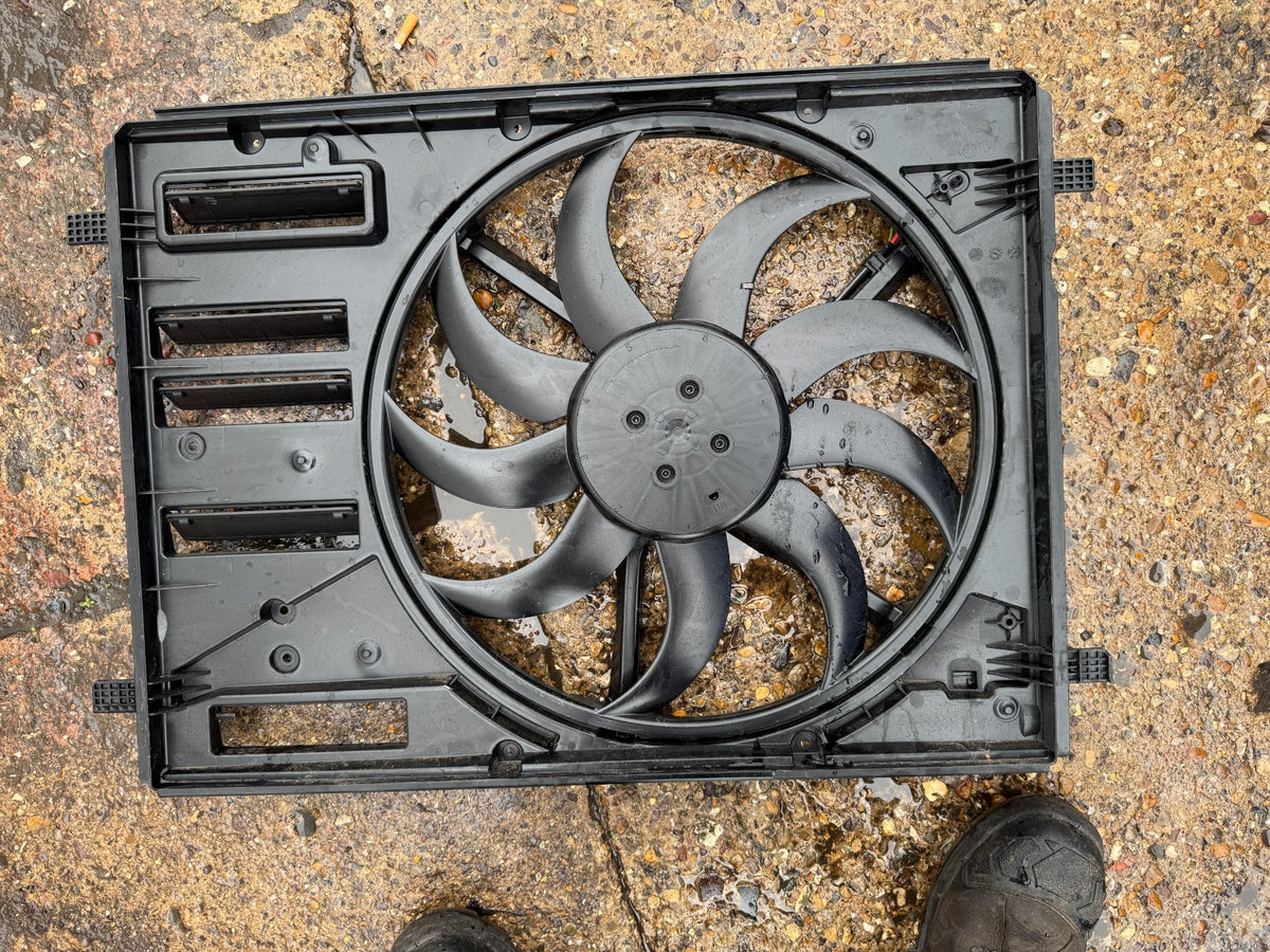 Ford Focus 2019 Mk4 Radiator Fan / Shroud 1.0 Eco Boost Jx618c607bb JX618C607BB